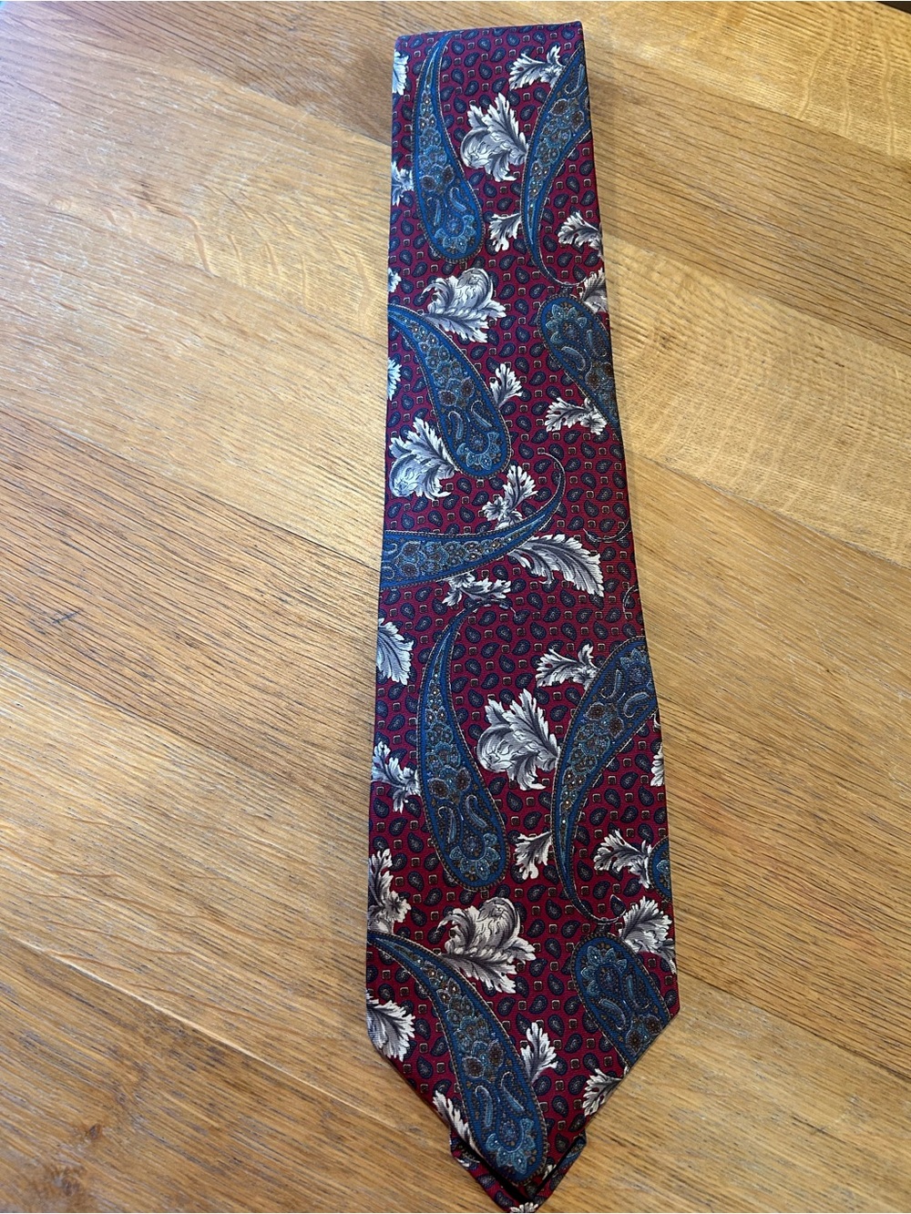 bill blass Burgundy and Blue Paisley Silk Tie